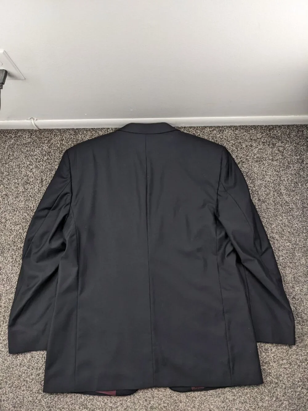 Jos A Bank 48L Tuxedo 2 PC Suit Wool Signature Collection Peak Lapel Black 42x32